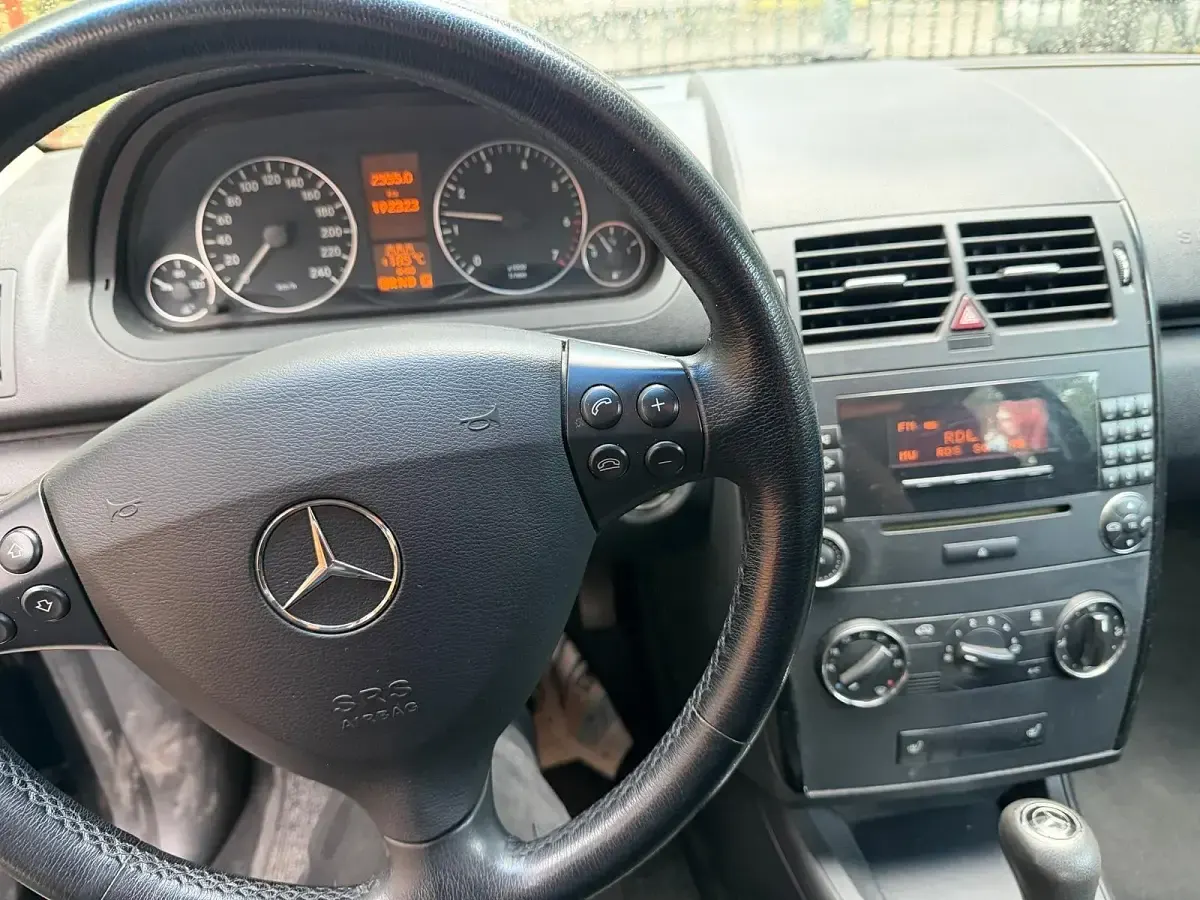 Gebraucht Mercedes A150 95 PS (69 kW) 2007 Schwarz Kleinwagen