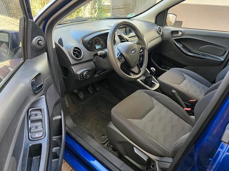 Gebraucht Ford Ka Plus 84 PS (61 kW) 2017 Blau Kleinwagen