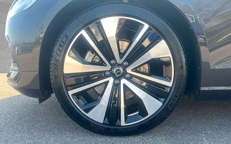 Gebraucht Volvo V60 Core 197 PS (144 kW) 2025 Grau Kombi