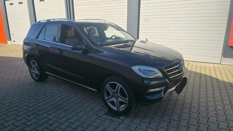Gebraucht Mercedes ML350 258 PS (189 kW) 2014 Schwarz SUV