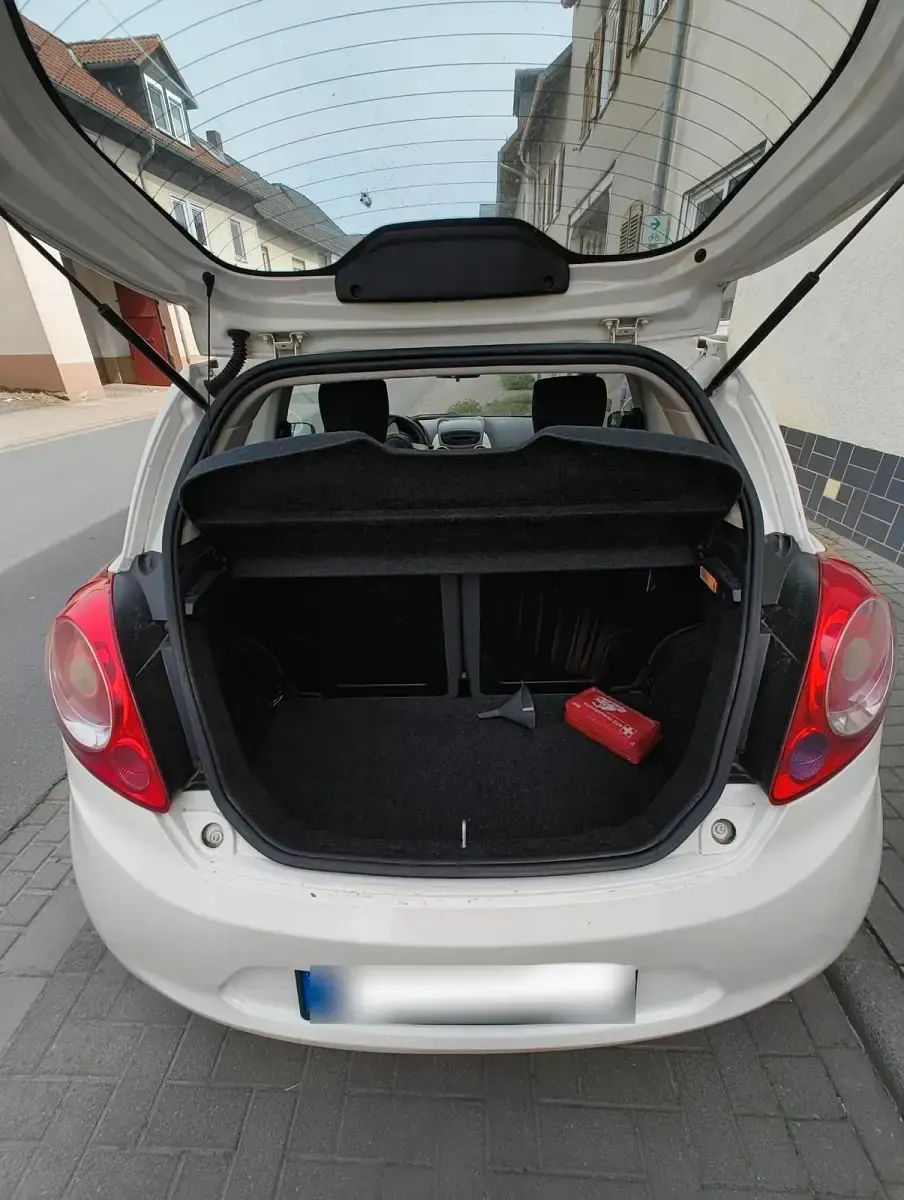 Gebraucht Ford Ka 69 PS (50 kW) 2012 Weiß Kleinwagen