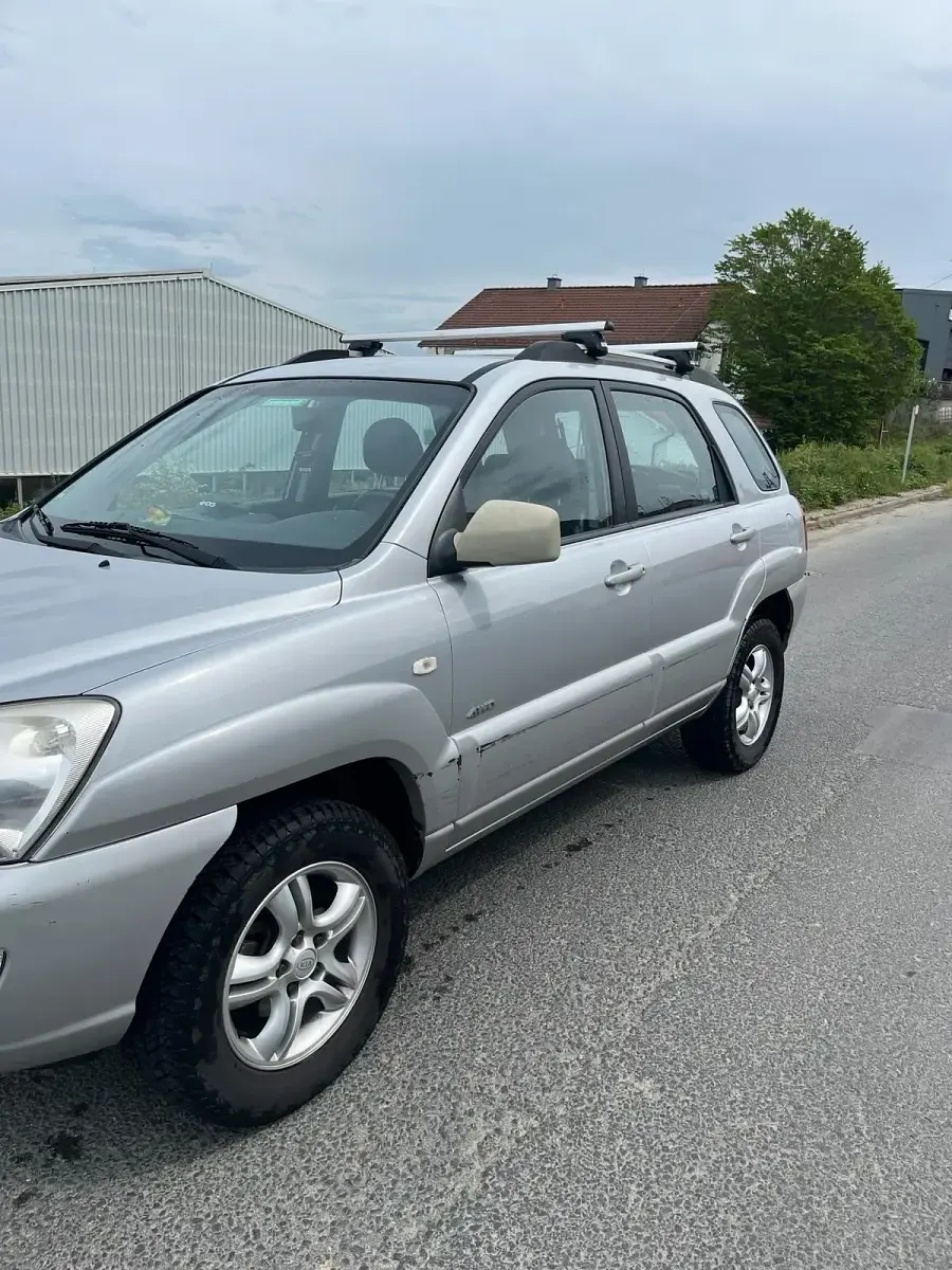 Gebraucht Kia Sportage LX 141 PS (103 kW) 2006 Silber SUV