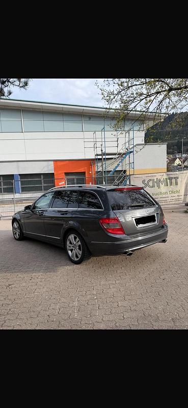 Gebraucht Mercedes 320 224 PS (164 kW) 2009 Grau Kombi