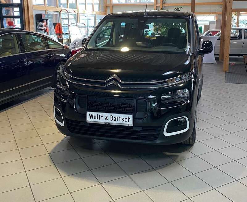 Perla nera schwarz Gebraucht 2023 Citroën Berlingo Feel Van / Kleinbus | 28.885 € - Bild 1/4
