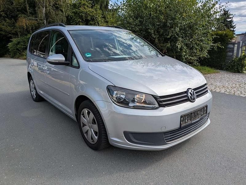 Silber Gebraucht 2013 VW Touran Comfortline Van / Kleinbus | 6.450 € (Superpreis) - Bild 1/4