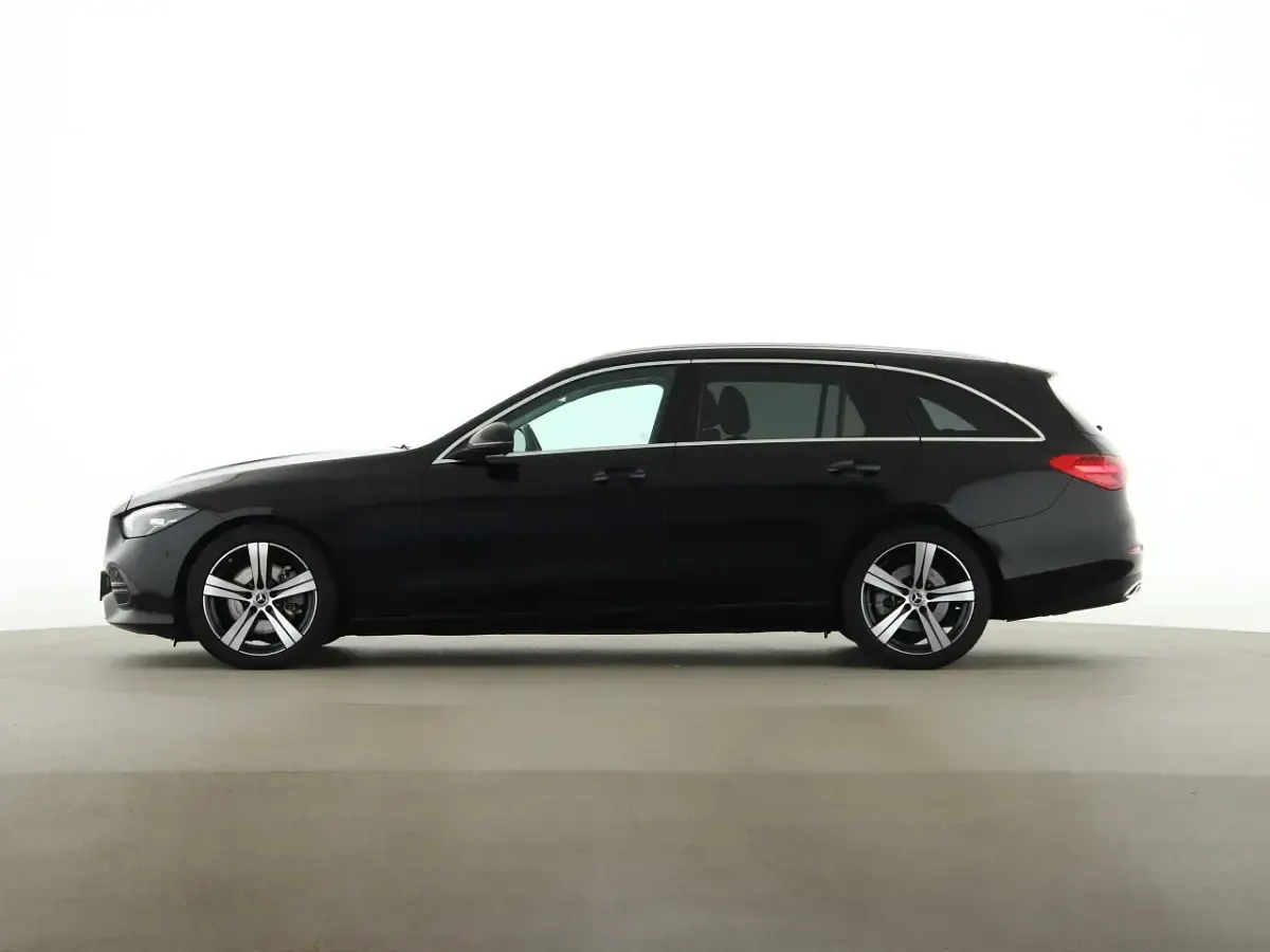 Gebraucht Mercedes C220 Avantgarde 200 PS (147 kW) 2023 Schwarz Limousine