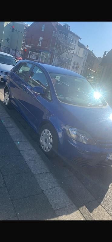 Usata VW Golf V 2005 Blu Utilitaria