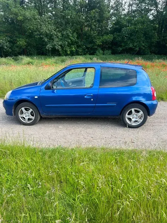 Gebraucht Renault Clio II Authentique 65 PS (47 kW) 2009 Blau Limousine