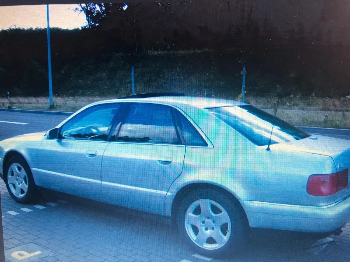 Gebraucht Audi A8 150 PS (110 kW) 1999 Silber Limousine