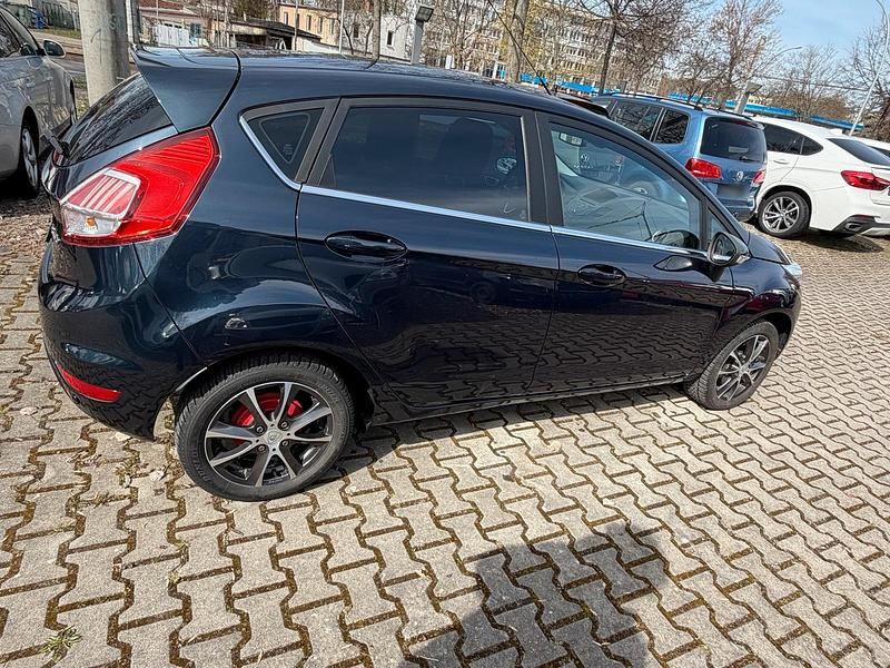 Gebraucht Ford Fiesta 80 PS (58 kW) 2017 Blau Kleinwagen