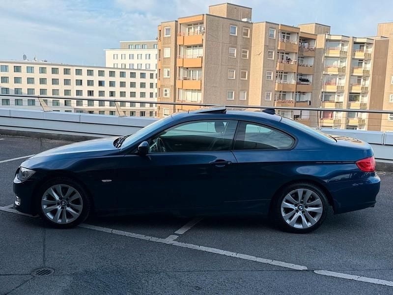 Gebraucht BMW 320 170 PS (125 kW) 2012 Blau Coupé