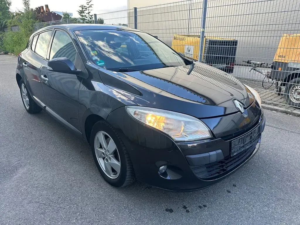 Gebraucht Renault Mégane III Dynamique 131 PS (96 kW) 2009 Schwarz Limousine