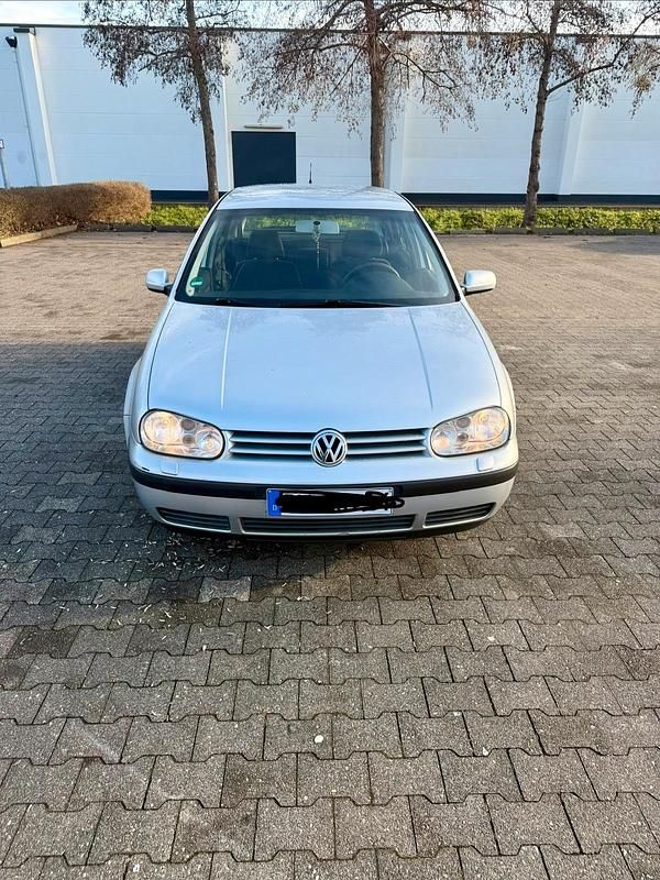 Grau Gebraucht 2002 VW Golf Comfortline Limousine | 3.000 € (Fairer Preis) - Bild 1/4