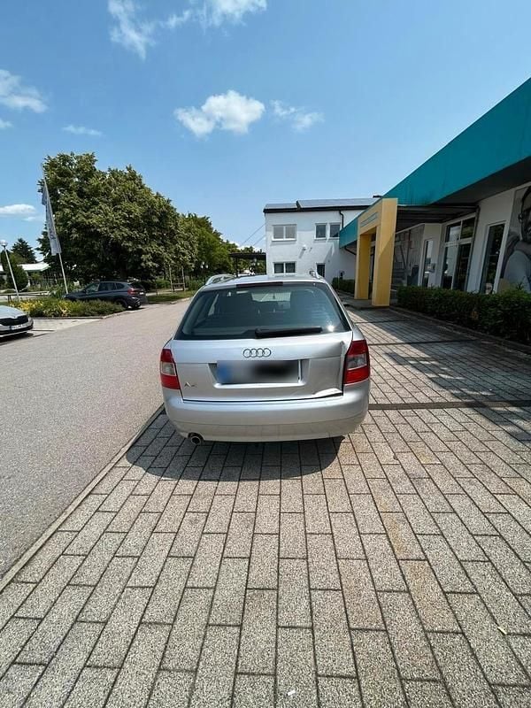 Gebraucht Audi A4 105 PS (77 kW) 2004 Grau Kleinwagen
