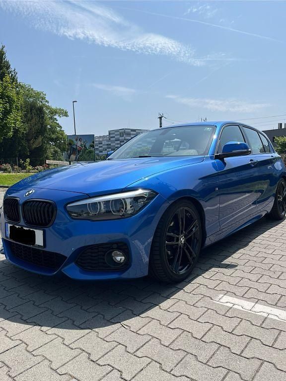 Blau Gebraucht 2017 BMW 120 M Sport Kleinwagen | 17.800 € (Guter Preis) - Bild 1/4