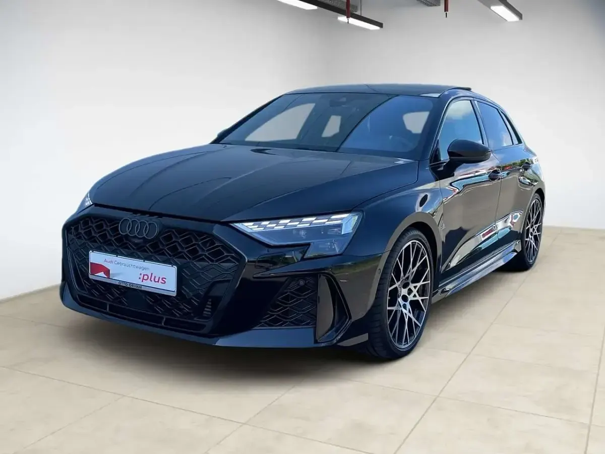 Gebraucht Audi RS3 Sportback Sport 400 PS (294 kW) 2025 Mythosschwarz metallic Kleinwagen