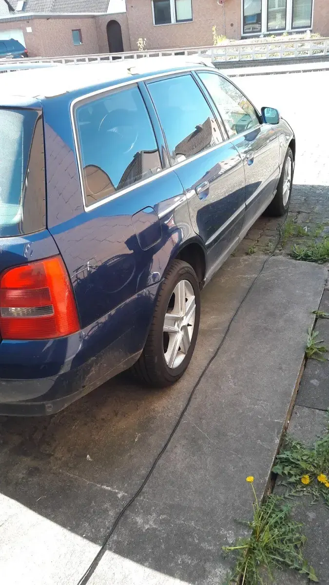Gebraucht Audi A4 165 PS (121 kW) 1999 Blau Kombi