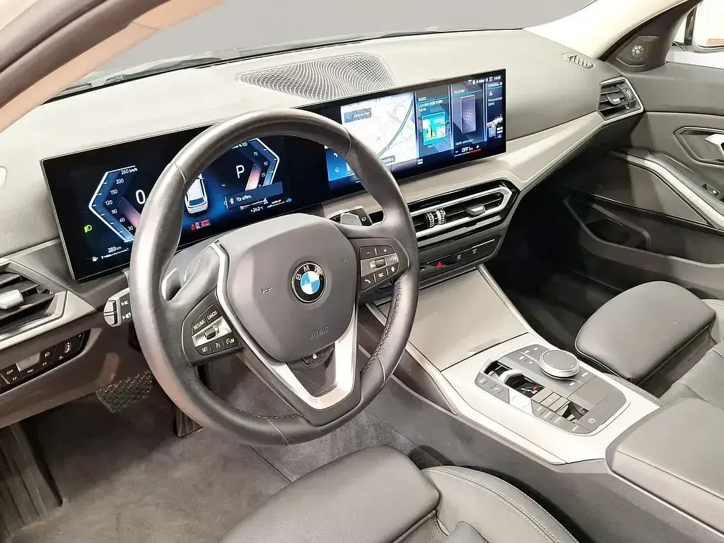 Gebraucht BMW 330 Sport Line 286 PS (210 kW) 2023 Weiß Kombi
