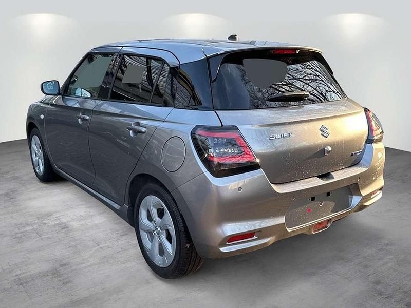 Neu Suzuki Swift Comfort 83 PS (61 kW) 2025 Silber Kleinwagen