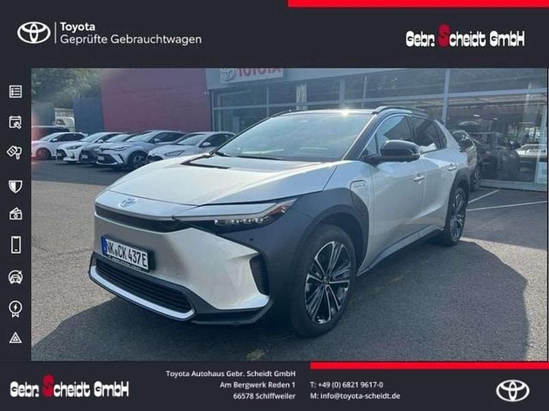 Silber Gebraucht 2023 Toyota bZ4X SUV | 34.884 € (Etwas zu teuer) - Bild 1/4