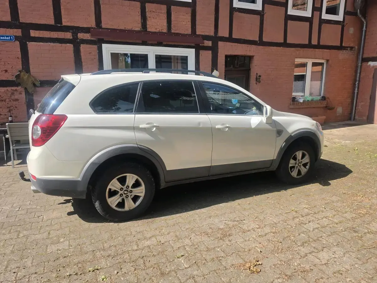 Gebraucht Chevrolet Captiva 136 PS (100 kW) 2011 Weiß SUV