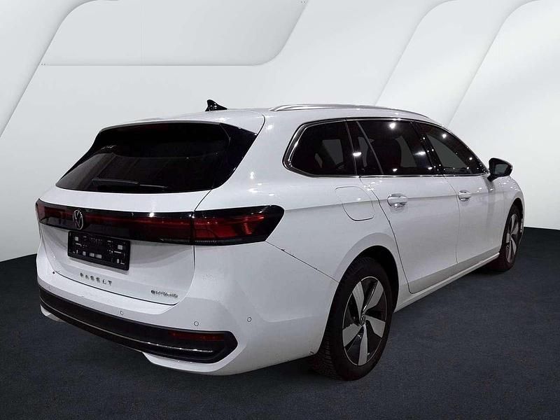 Gebraucht VW Passat Business 150 PS (110 kW) 2025 Pure white Kombi