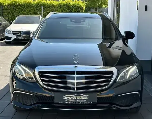 Gebraucht Mercedes E250 Exclusive 211 PS (155 kW) 2018 Schwarz Limousine