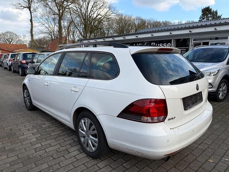 Gebraucht VW Golf VI Match 105 PS (77 kW) 2013 Weiß Kleinwagen