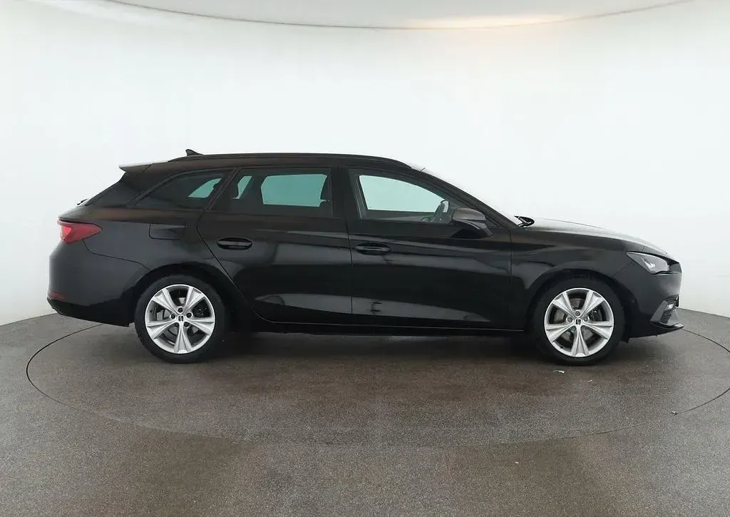 Gebraucht Seat Leon FR 150 PS (110 kW) 2024 Midnight schwarz Limousine