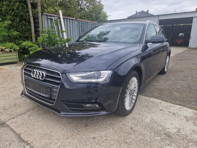 Blau Gebraucht 2014 Audi A4 Ambiente Kombi | 14.900 € (Guter Preis) - Bild 1/4