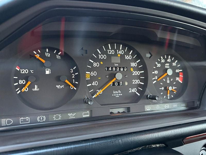 Gebraucht Mercedes 220 150 PS (110 kW) 1994 Grau Kombi