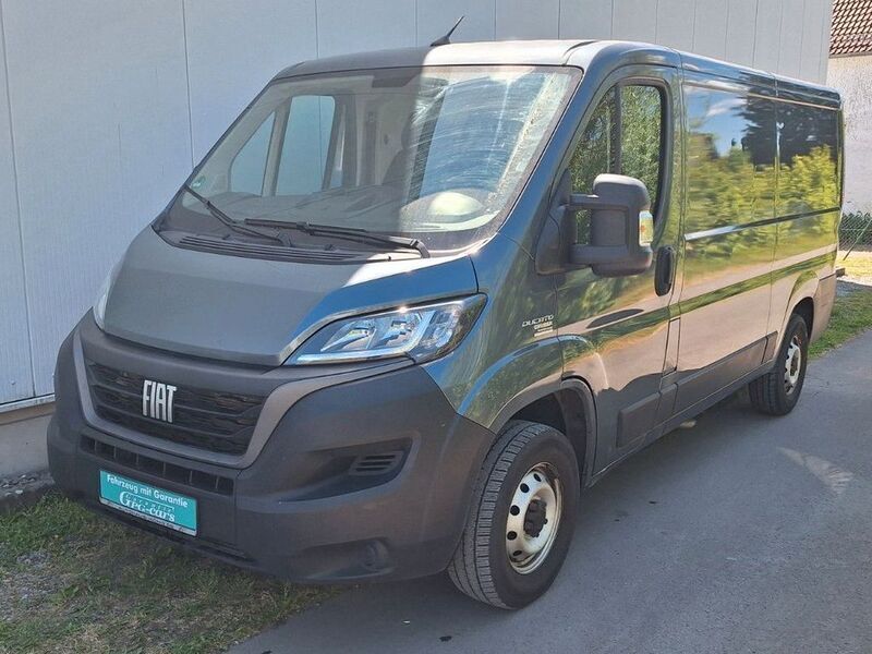 Grau Gebraucht 2022 Fiat Ducato Van | 17.999 € - Bild 1/4