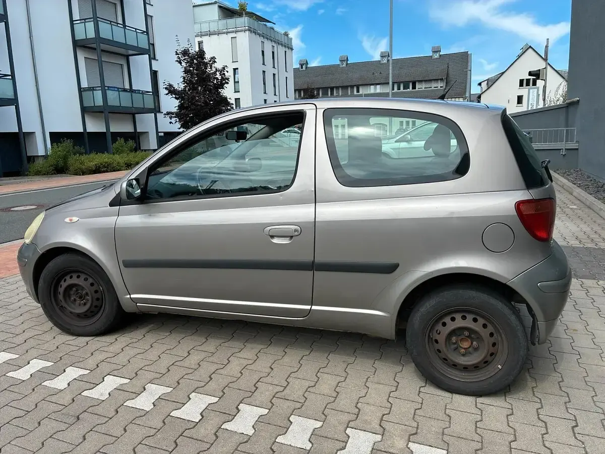 Gebraucht Toyota Yaris 87 PS (63 kW) 2005 Beige Kleinwagen
