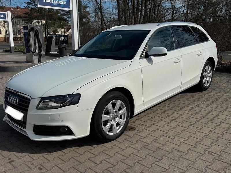 Gebraucht Audi A4 120 PS (88 kW) 2009 Weiß Kombi