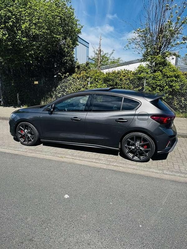 Gebraucht Ford Focus ST 280 PS (205 kW) 2025 Grau Limousine