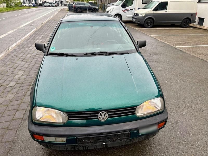Second-hand VW Golf 75 CP (55 kW) 1996 Verde Coupe