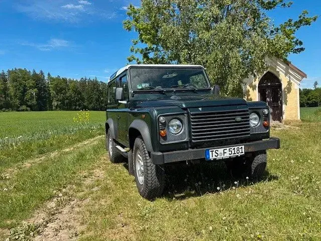 Gebraucht Land Rover Defender 122 PS (89 kW) 2011 Grün SUV