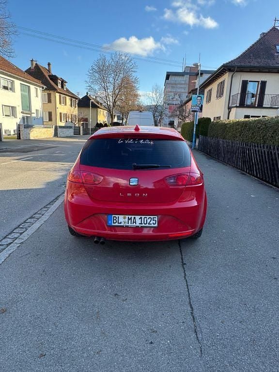 Gebraucht Seat Leon Comfort 125 PS (91 kW) 2009 Rot Kleinwagen