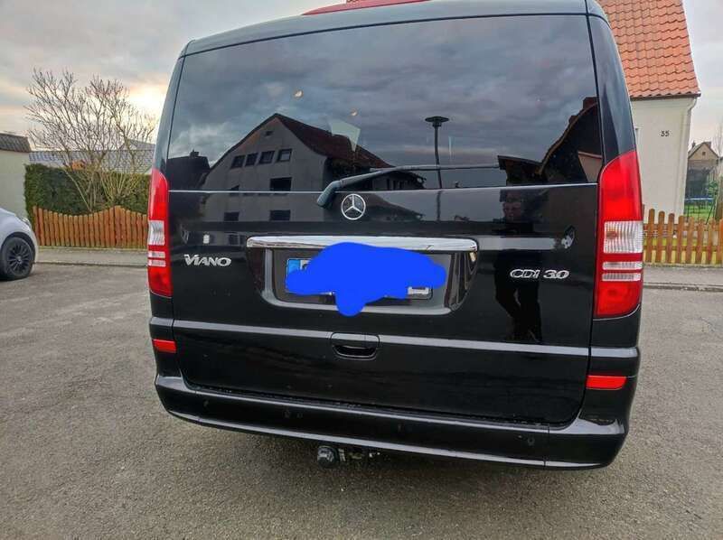 Schwarz Gebraucht 2010 Mercedes Viano Van / Kleinbus | 26.000 € - Bild 1/4