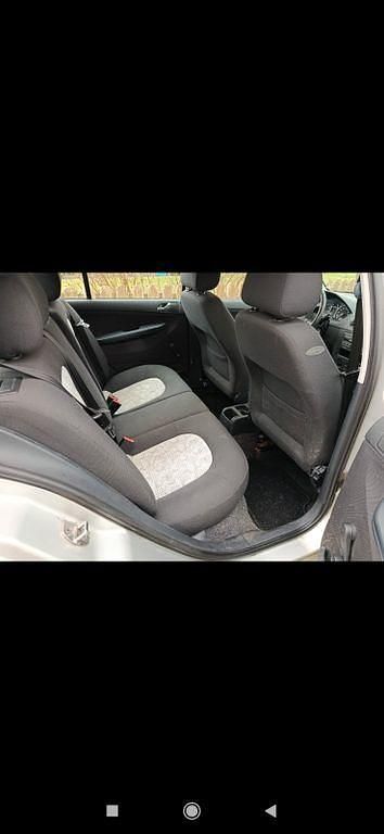 Second-hand Skoda Fabia 75 CP (55 kW) 2004 Bej Berlinǎ