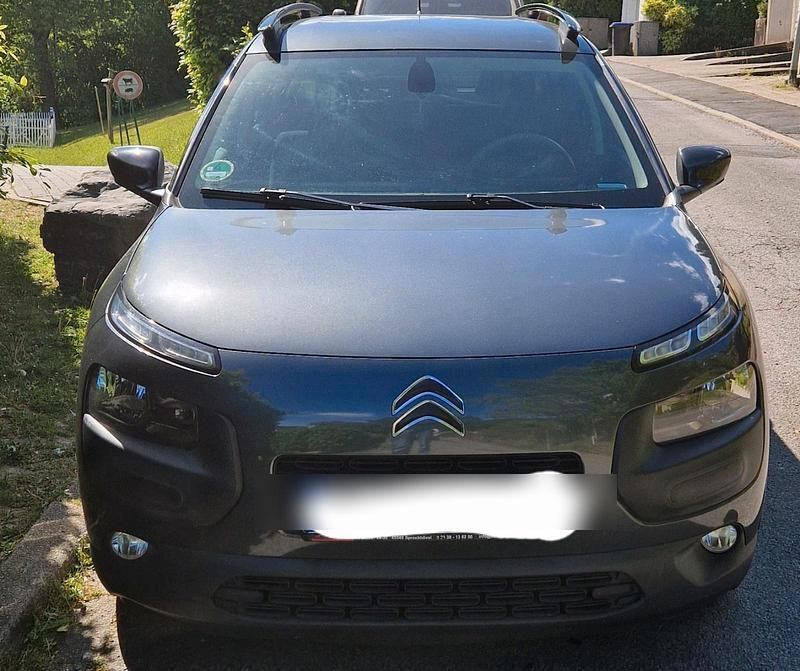 Grau Gebraucht 2016 Citroën C4 Kleinwagen | 7.500 € (Etwas zu teuer) - Bild 1/4