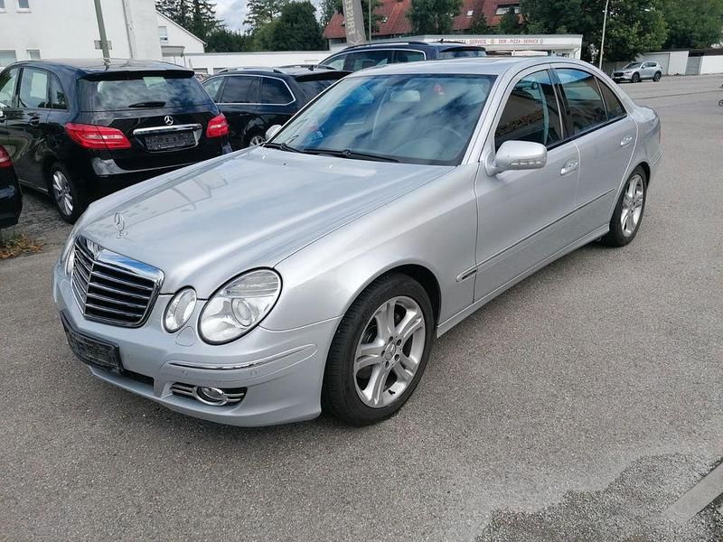 Silber Gebraucht 2007 Mercedes E200 Limousine | 5.490 € (Guter Preis) - Bild 1/4