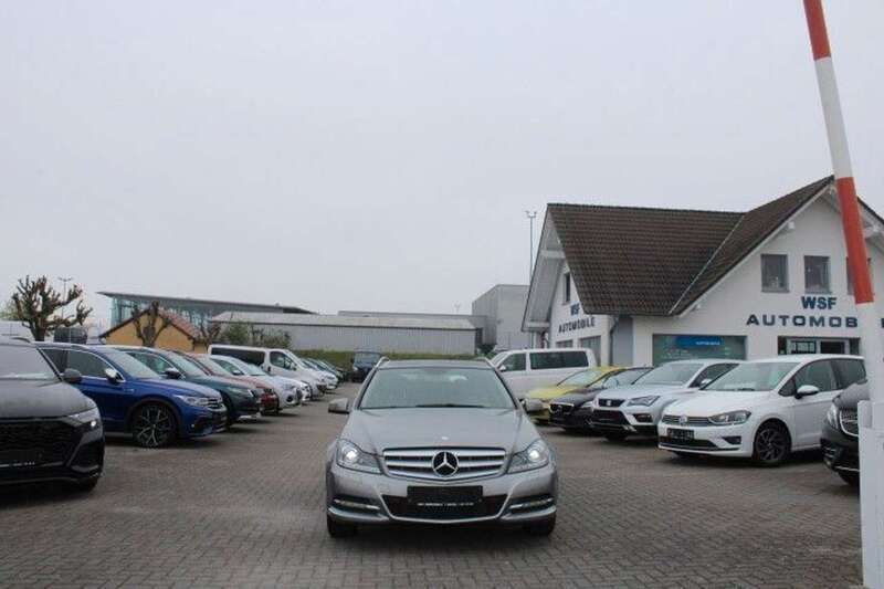 Palladiumsilber metalliclack Gebraucht 2013 Mercedes C180 Kombi | 11.900 € (Fairer Preis) - Bild 1/4