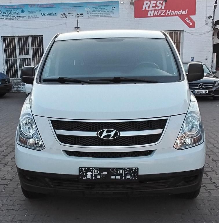Gebraucht Hyundai H-1 110 PS (80 kW) 2011 Weiß Van / Kleinbus