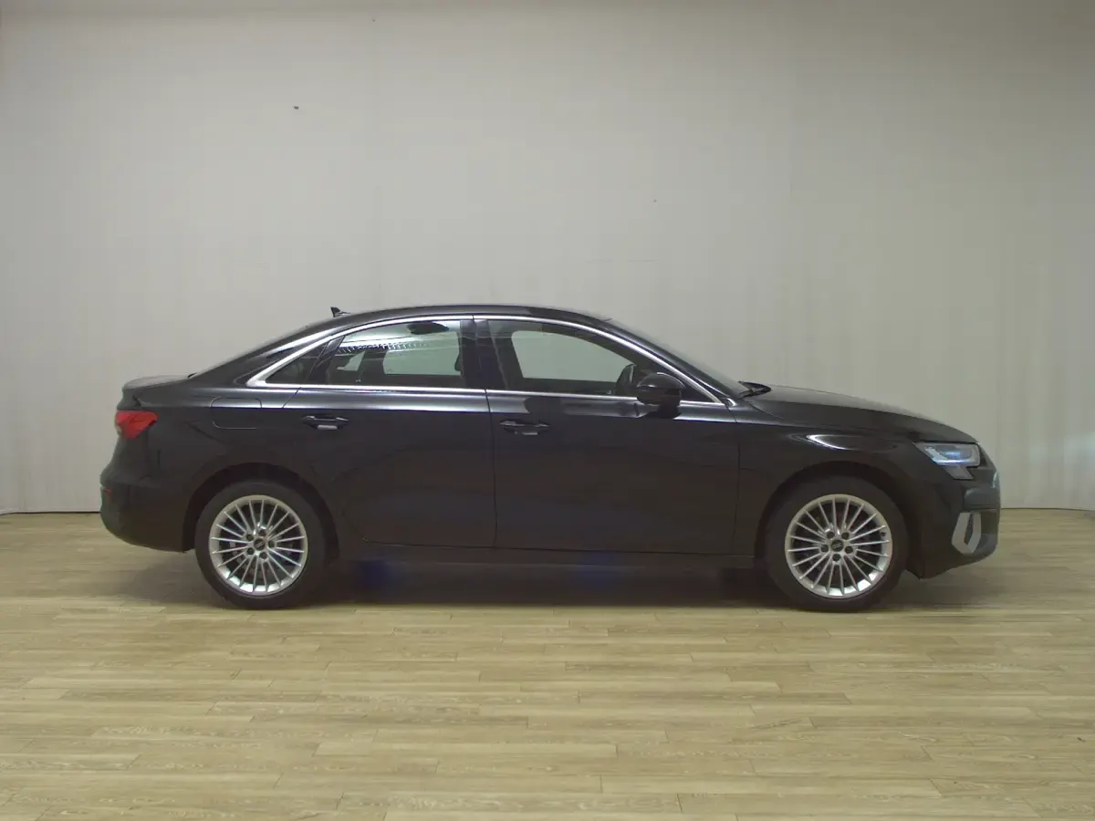 Second-hand Audi A3 Advanced 110 CP (80 kW) 2022 Negru Berlinǎ