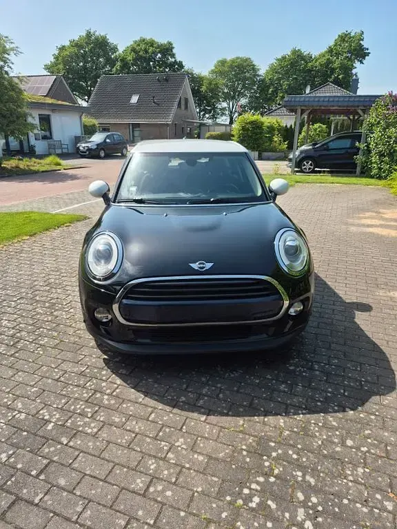 Używany Mini Cooper 136 KM (100 kW) 2017 Czarny Hatchback