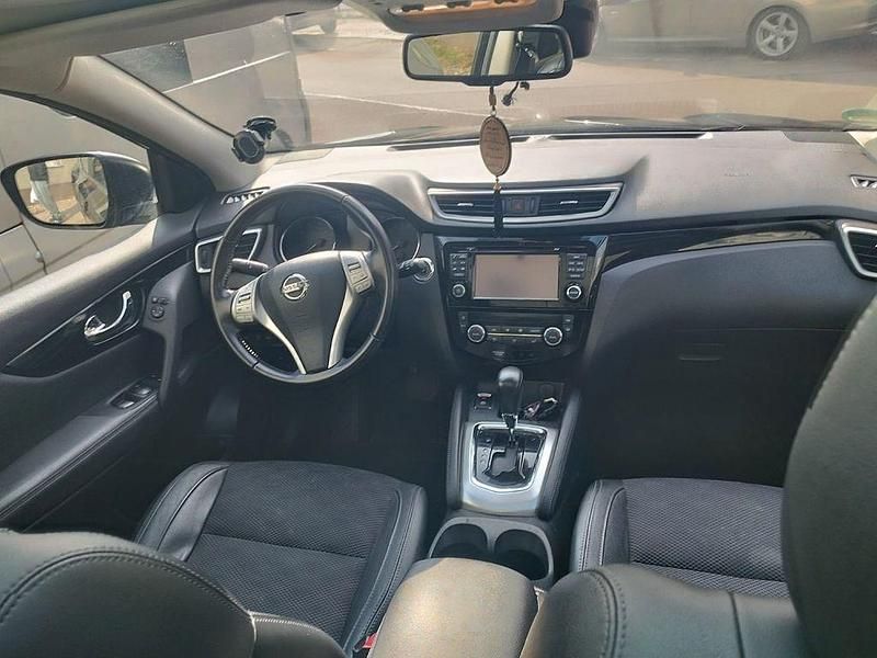 Gebraucht Nissan Qashqai Tekna 116 PS (85 kW) 2017 Schwarz SUV