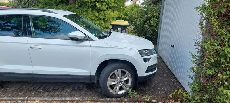 Weiß Gebraucht 2018 Skoda Karoq Ambition SUV | 13.200 € (Superpreis) - Bild 1/3