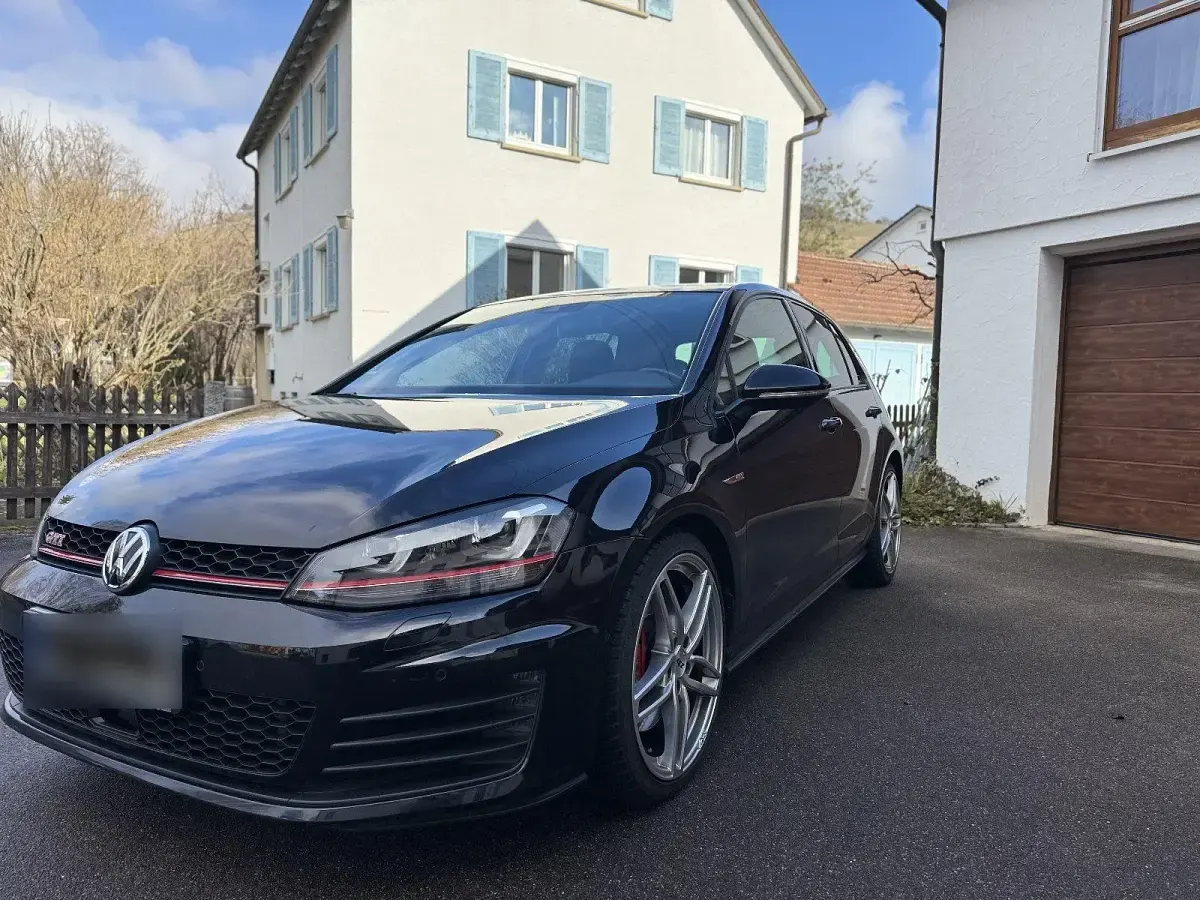 Gebraucht VW Golf VII GTI 230 PS (169 kW) 2015 Schwarz Limousine