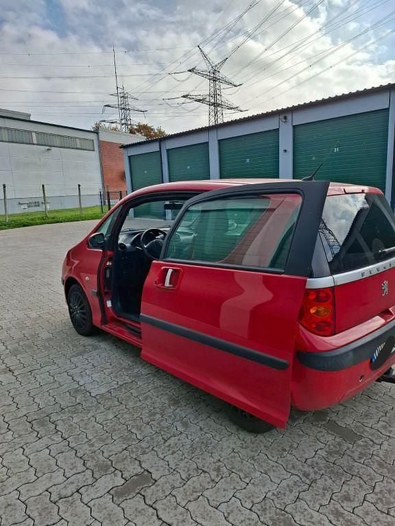 Rot Gebraucht 2005 Peugeot 1007 Filou Kleinwagen | 1.500 € (Guter Preis) - Bild 1/4